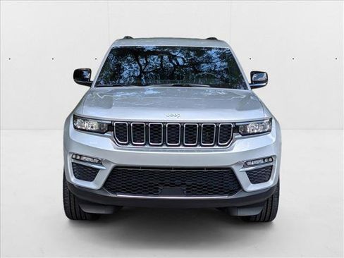 New 2025 Jeep Grand Cherokee Limited w/ Trailer Tow Package image 5