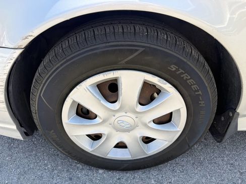 Used 2005 Hyundai Sonata GL FWD image 24