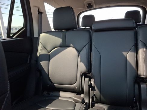 Used 2023 Honda Pilot Touring image 14