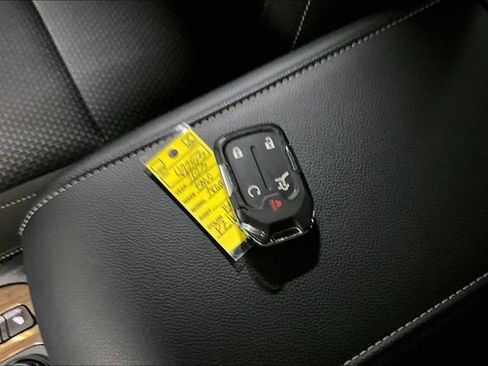 Used 2023 GMC Acadia SLE w/ Driver Convenience Package image 29