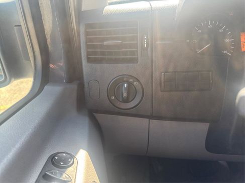 Used 2018 Mercedes-Benz Sprinter 2500 image 14
