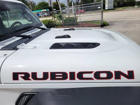 Used 2024 Jeep Gladiator Rubicon w/ Safety Group AWD/4WD image 20