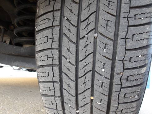 Used 2015 Jeep Cherokee Latitude w/ Comfort/Convenience Group FWD image 40