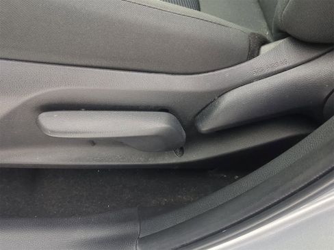 Used 2022 Toyota RAV4 LE image 24