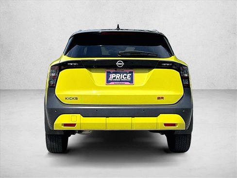 Used 2025 Nissan Kicks SR FWD image 4