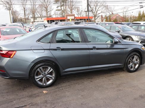 Used 2024 Volkswagen Jetta SE image 6