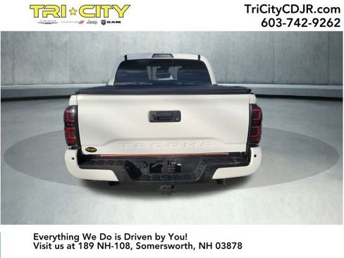 Used 2021 Toyota Tacoma TRD Sport w/ TRD Premium Sport Package image 4