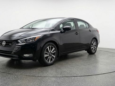 Used 2025 Nissan Versa SV FWD image 3