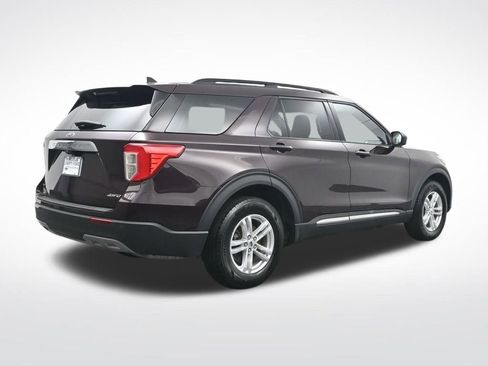 Used 2022 Ford Explorer XLT w/ Equipment Group 202A image 6