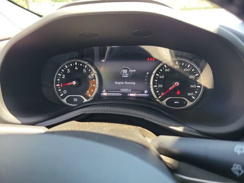 Used 2019 Jeep Renegade Limited w/ UConnect 8.4 Nav Group AWD/4WD image 29