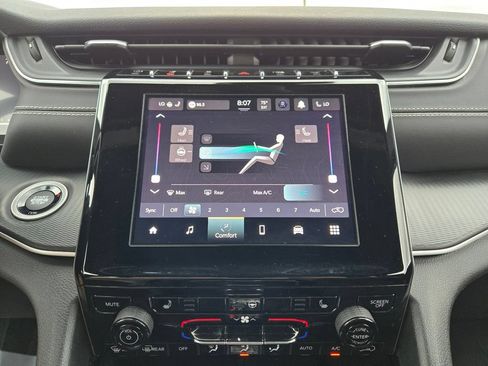 Used 2023 Jeep Grand Cherokee Altitude AWD/4WD image 24