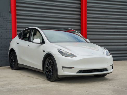 Used 2020 Tesla Model Y Long Range AWD/4WD image 7