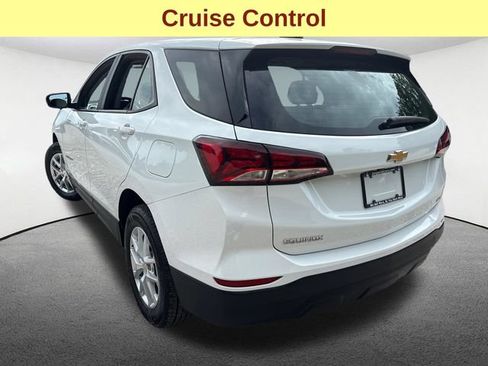 Used 2022 Chevrolet Equinox LS AWD/4WD image 10