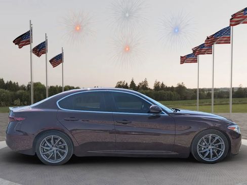 Used 2017 Alfa Romeo Giulia image 8