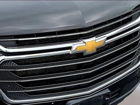 Used 2020 Chevrolet Traverse LT w/ Driver Confidence II Package AWD/4WD image 31
