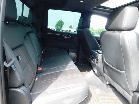 Used 2023 Chevrolet Silverado 1500 High Country w/ Technology Package AWD/4WD image 5