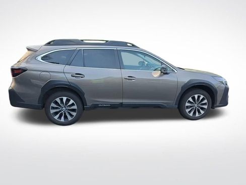Used 2023 Subaru Outback Limited XT AWD/4WD image 2