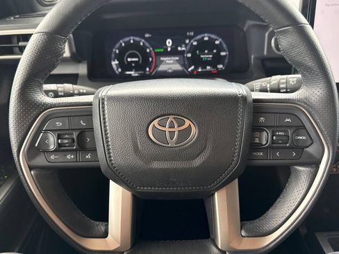 Used 2025 Toyota 4Runner Limited w/ Tow Technology Package AWD/4WD image 35