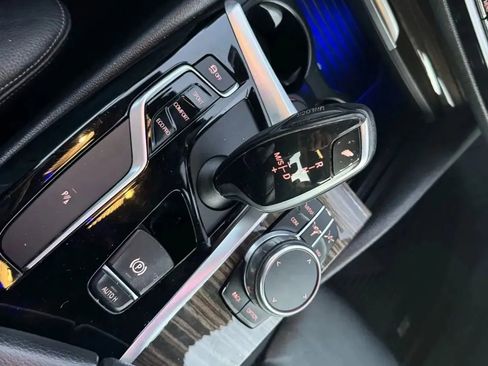 Used 2019 BMW 530i w/ Convenience Package image 30