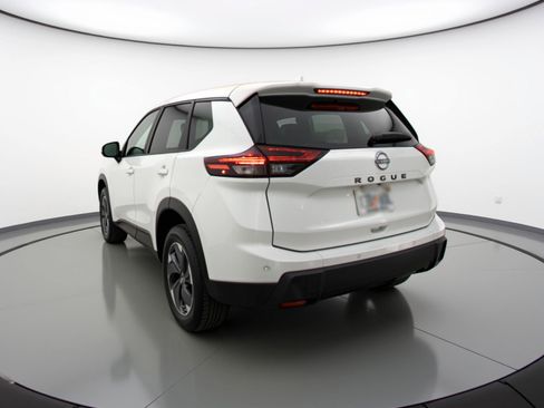 Used 2025 Nissan Rogue SV image 5
