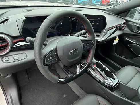 New 2026 Chevrolet Trax RS w/ Sunroof Package FWD image 17