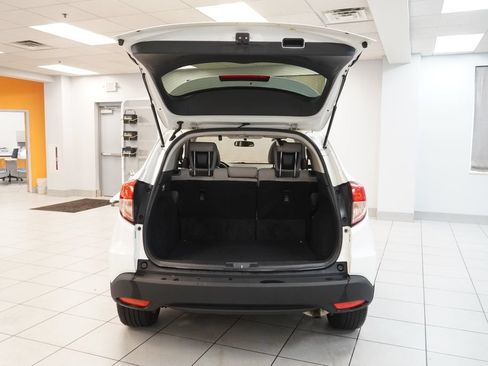 Used 2017 Honda HR-V EX image 10