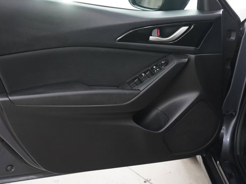 Used 2015 MAZDA MAZDA3 i Sport FWD image 17