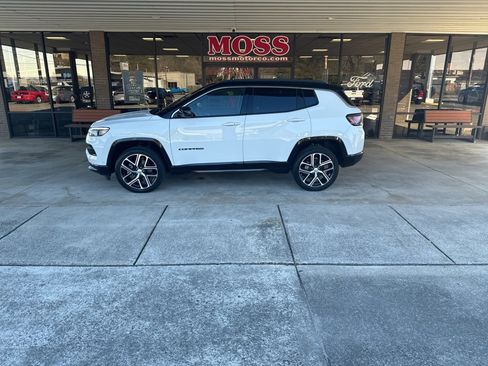 Used 2024 Jeep Compass Limited w/ Elite Group image 7