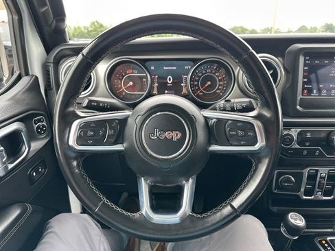 Used 2020 Jeep Wrangler Unlimited Sahara AWD/4WD image 10