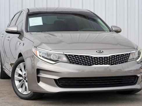 Used 2016 Kia Optima EX image 2