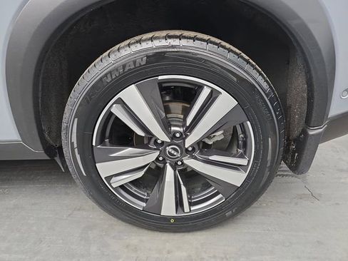 Used 2023 Nissan Rogue Platinum w/ Platinum Premium Package FWD image 17