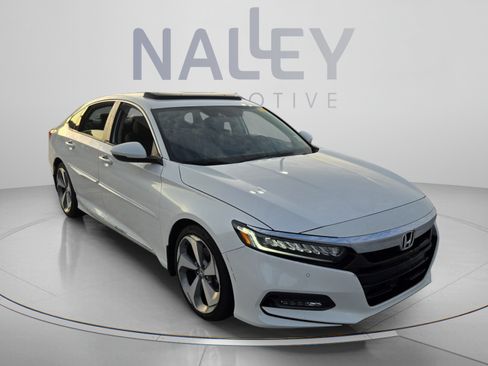Used 2018 Honda Accord Touring image 6