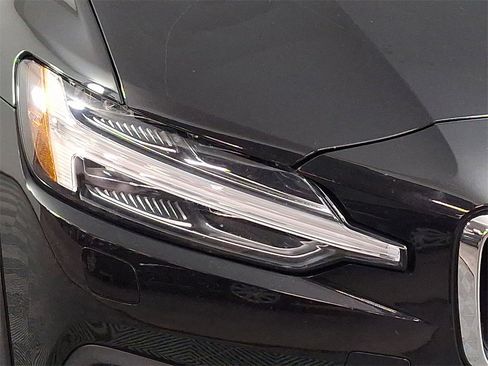Used 2022 Volvo V60 T5 Cross Country w/ Advanced Package image 13