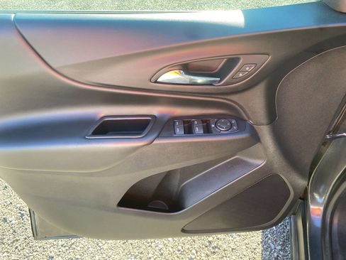 Used 2019 Chevrolet Equinox LT image 11