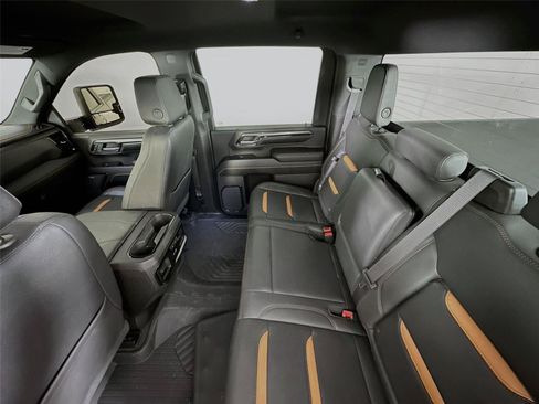 Used 2024 GMC Sierra 3500 AT4 AWD/4WD image 11