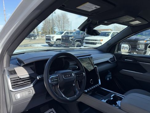 Used 2026 GMC Acadia Elevation image 17