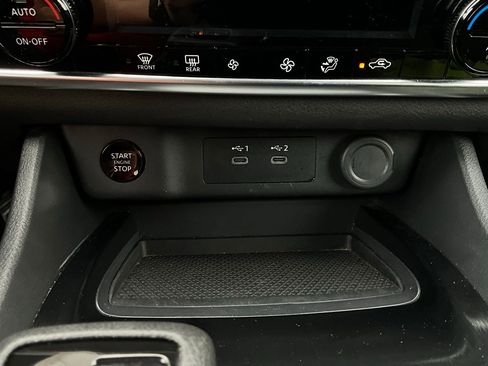 Used 2025 Nissan Rogue SV image 25