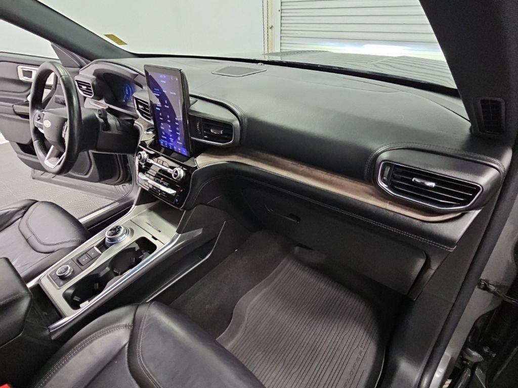 Used 2023 Ford Explorer Platinum w/ Technology Package AWD/4WD image 42
