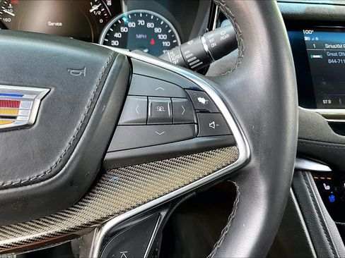 Used 2018 Cadillac XT5 Platinum AWD/4WD image 24