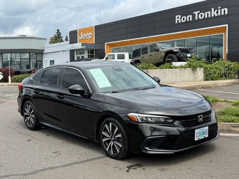 Used 2022 Honda Civic EX image 2