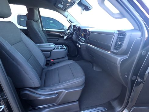 Used 2024 GMC Sierra 1500 SLE image 14