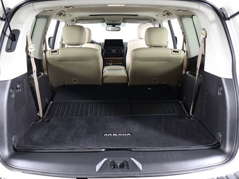 Used 2024 Nissan Armada SL w/ Captain's Chairs Package image 20