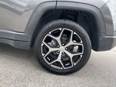 Used 2024 Jeep Compass Latitude AWD/4WD image 10