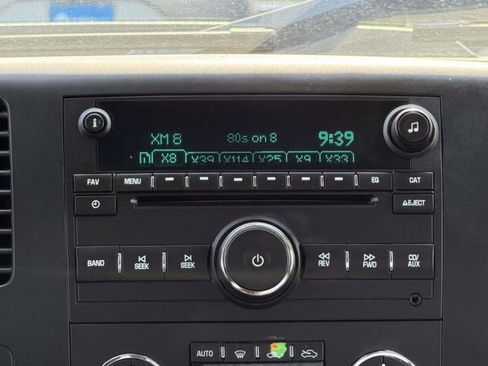 Used 2014 GMC Sierra 2500 SLE w/ SLE Preferred Package AWD/4WD image 11