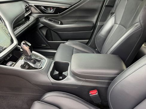 Certified 2025 Subaru Outback Limited AWD/4WD image 12