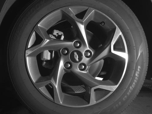 Used 2025 Chevrolet Trax LT FWD image 12