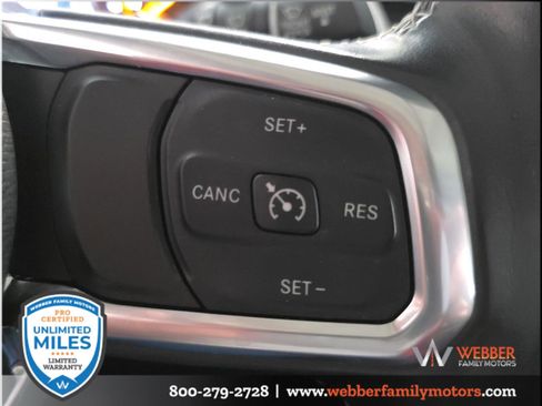 Used 2018 Jeep Wrangler Unlimited Sahara w/ LED Lighting Group AWD/4WD image 27