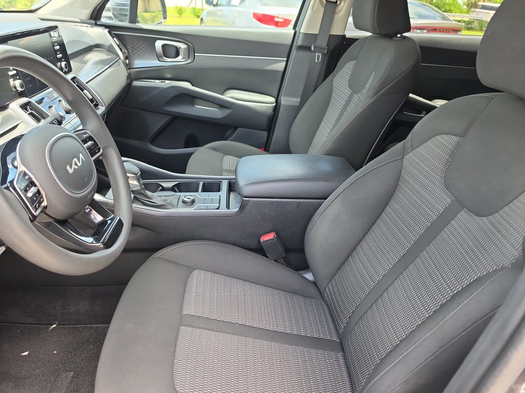 Used 2022 Kia Sorento LX FWD image 16