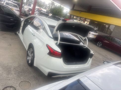 Used 2020 Nissan Altima 2.5 S FWD image 13