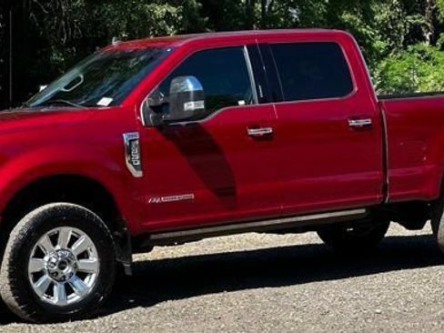 Used 2019 Ford F350 Platinum w/ Platinum Ultimate Package AWD/4WD image 3